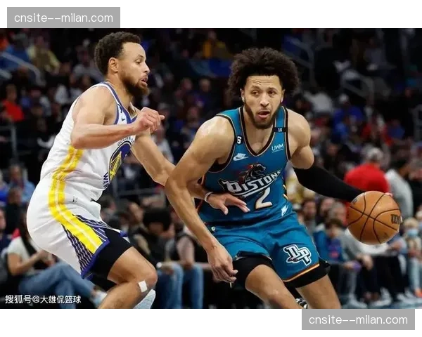 奥特幽灵掩护成太阳有效进攻战术 利用换防出错创造瞬间投射机会